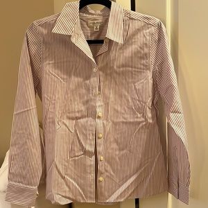 New never been worn Banana Republic Non-Iron fitted collared shirt